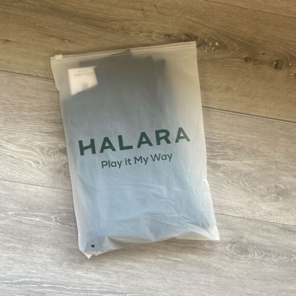 Halara Cloudful® Crossover Pocket Plain Leggings Black NWT in packaging - Picture 5 of 5